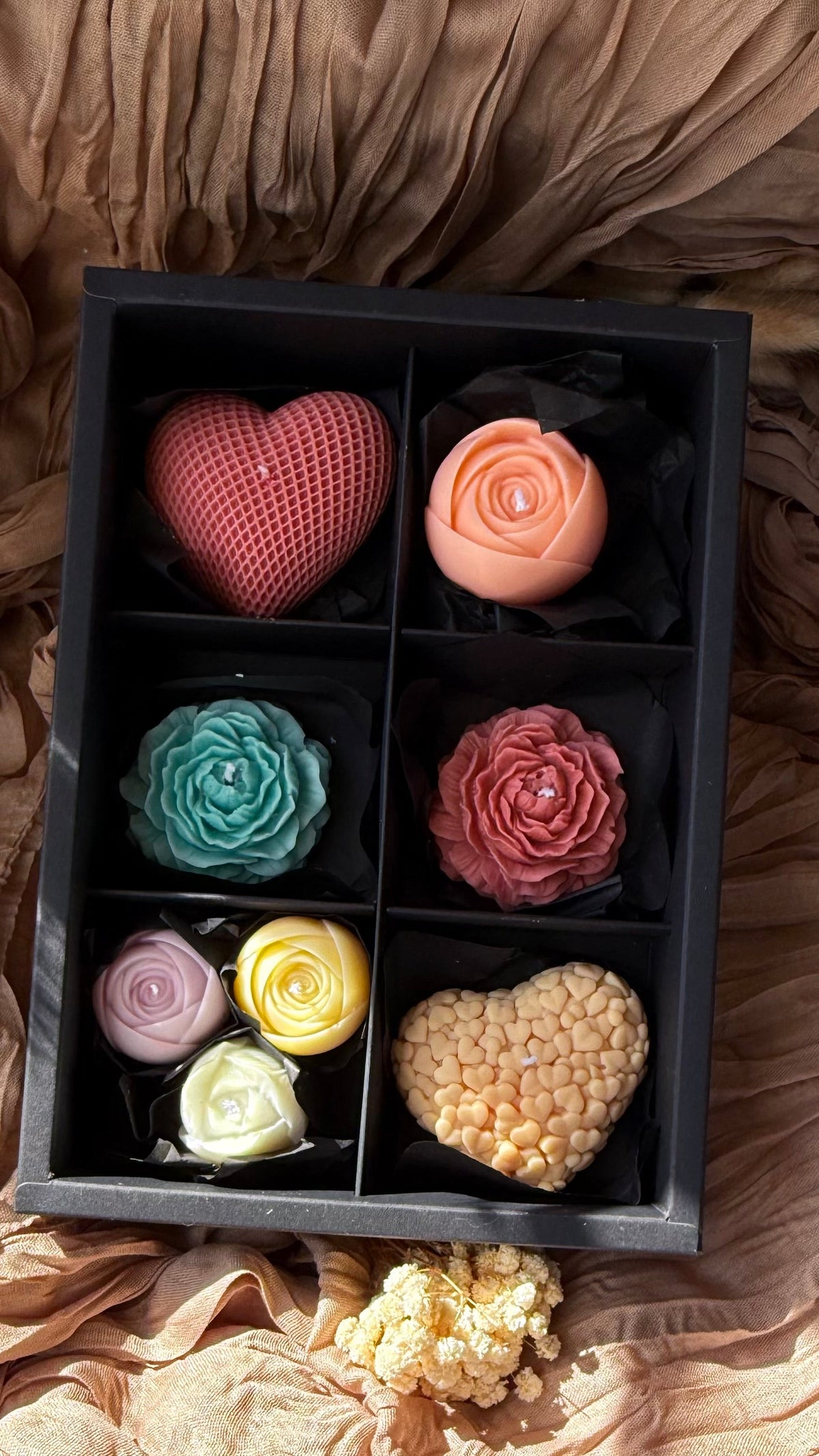 BOTANICAL CANDLES - Flowers and Hearts Sculpted Candles — Gift Box 6