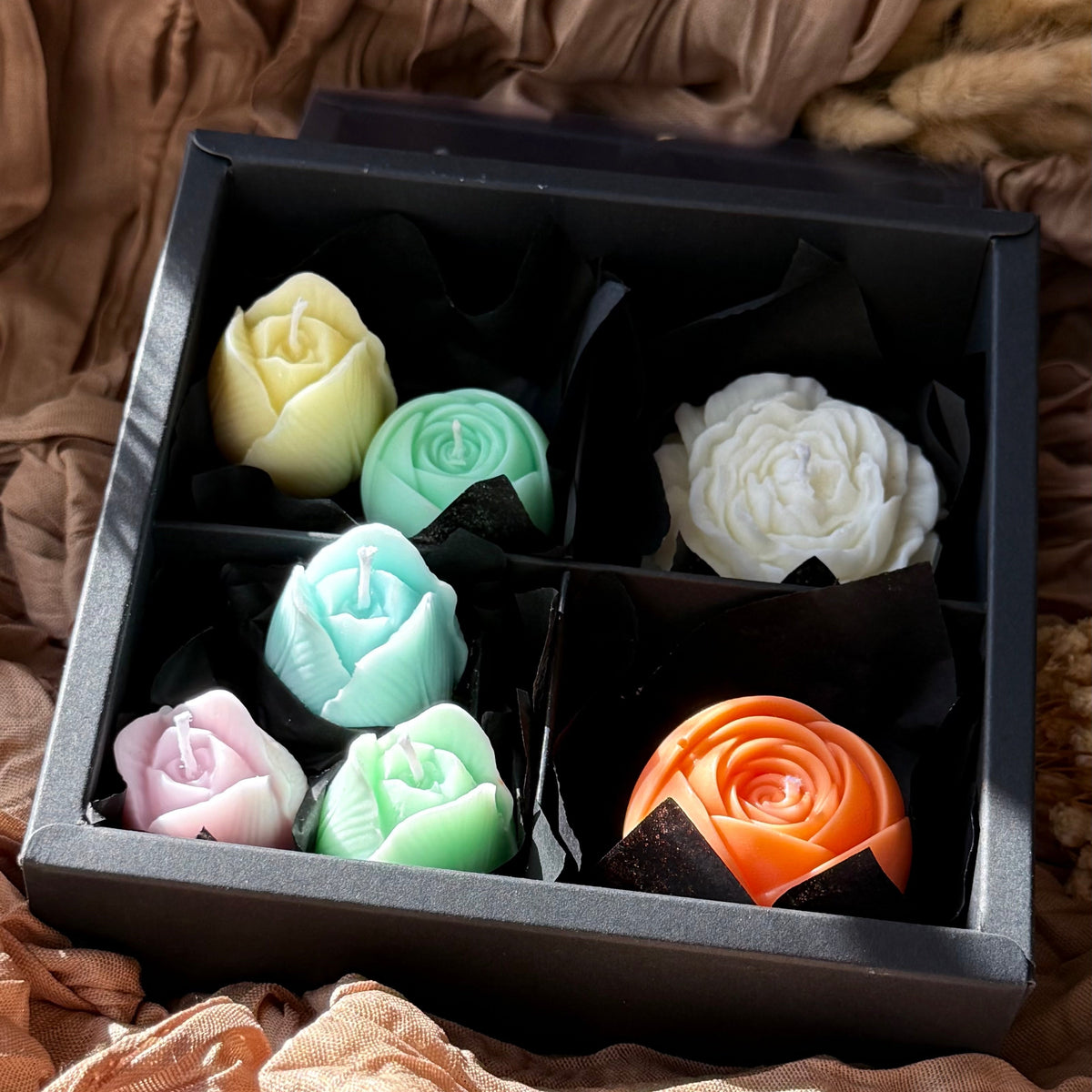 BOTANICAL CANDLES - Flowers and Hearts Sculpted Candles — Gift Box 4