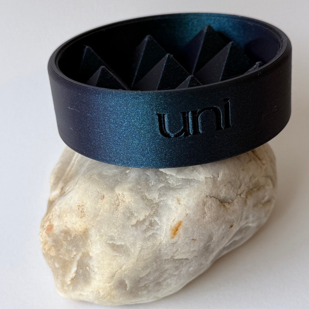 UNO™ — Sculpture Pyramid Grid with Clear Crystal
